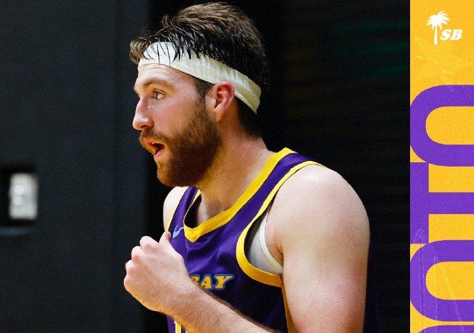 湖人官方宣布，用一份雙向合同簽下內(nèi)線悍將德隆-蒂米，并裁掉了科洛克