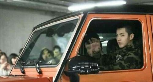 明星座駕大比拼 鄧超邁巴赫600萬，林志穎豪車上億，誰才是真正的“壕”車王者？