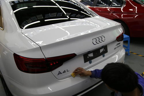 隆爍車品汽車美容 為奧迪A4L鍍晶，煥發奢華光彩